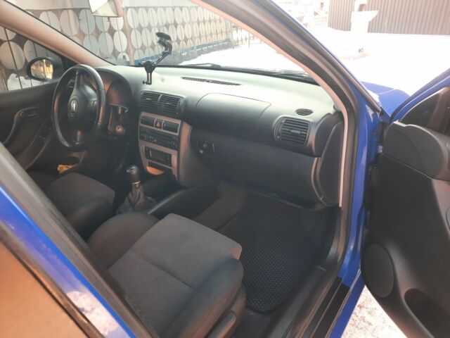 Синій Сеат Leon, об'ємом двигуна 1 л та пробігом 209 тис. км за 4199 $, фото 9 на Automoto.ua