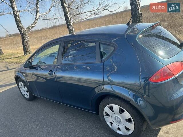 Синий Сеат Леон, объемом двигателя 1.6 л и пробегом 240 тыс. км за 4500 $, фото 3 на Automoto.ua
