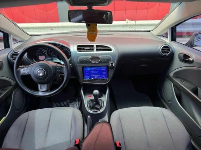 Сеат Леон 2006 в Киеве на Automoto.ua Синий Сеат Леон, объемом двигателя 2 л и пробегом 214 тыс. км за 5500 $, фото 9 на Automoto.ua