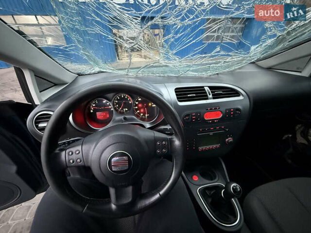 Синий Сеат Леон, объемом двигателя 1.6 л и пробегом 238 тыс. км за 2500 $, фото 16 на Automoto.ua