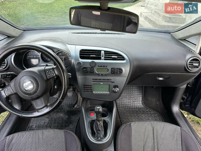 Синій Сеат Leon, об'ємом двигуна 1.6 л та пробігом 270 тис. км за 4500 $, фото 3 на Automoto.ua