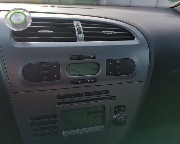 Синий Сеат Леон, объемом двигателя 1.97 л и пробегом 276 тыс. км за 6184 $, фото 22 на Automoto.ua