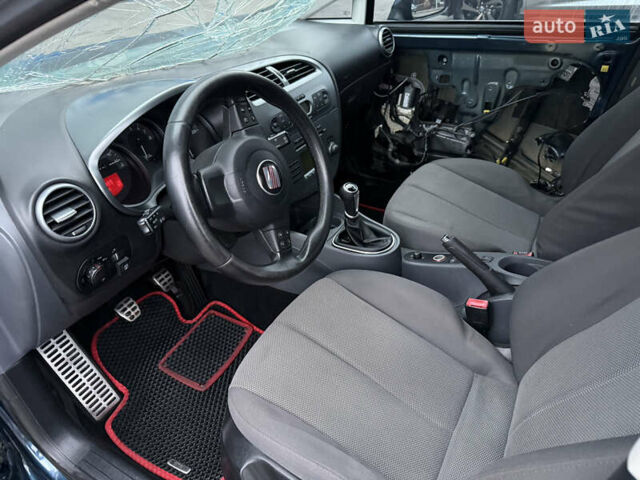 Синий Сеат Леон, объемом двигателя 1.6 л и пробегом 238 тыс. км за 2500 $, фото 13 на Automoto.ua