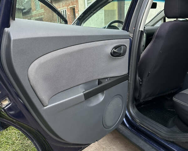 Синій Сеат Leon, об'ємом двигуна 1.6 л та пробігом 270 тис. км за 4500 $, фото 13 на Automoto.ua