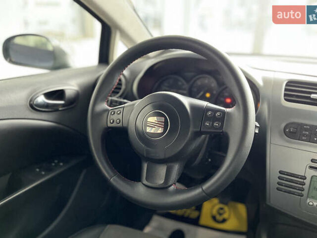 Синій Сеат Leon, об'ємом двигуна 1.98 л та пробігом 356 тис. км за 4000 $, фото 18 на Automoto.ua