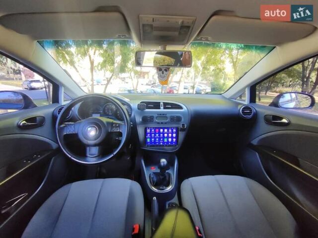 Сеат Леон 2006 в Киеве на Automoto.ua Синий Сеат Леон, объемом двигателя 2 л и пробегом 214 тыс. км за 4990 $, фото 16 на Automoto.ua