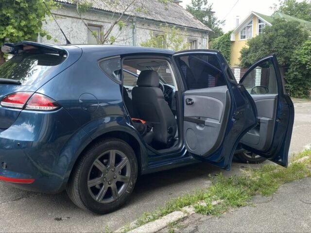Синий Сеат Леон, объемом двигателя 1.9 л и пробегом 261 тыс. км за 5300 $, фото 4 на Automoto.ua