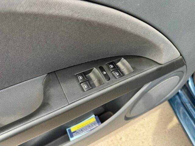 Сеат Леон 2006 в Киеве на Automoto.ua Синий Сеат Леон, объемом двигателя 2 л и пробегом 214 тыс. км за 5500 $, фото 17 на Automoto.ua