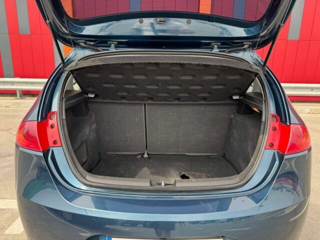 Сеат Леон 2006 в Киеве на Automoto.ua Синий Сеат Леон, объемом двигателя 2 л и пробегом 214 тыс. км за 5500 $, фото 11 на Automoto.ua