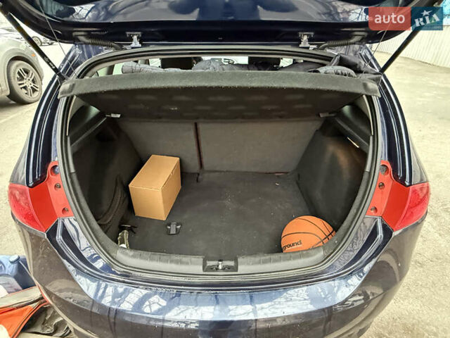 Синий Сеат Леон, объемом двигателя 1.6 л и пробегом 245 тыс. км за 4500 $, фото 10 на Automoto.ua