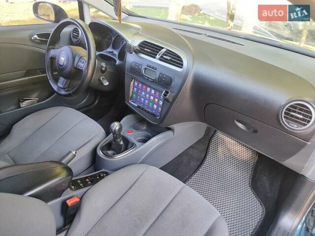 Синій Сеат Leon, об'ємом двигуна 2 л та пробігом 214 тис. км за 5300 $, фото 31 на Automoto.ua