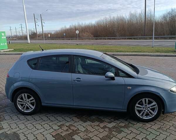 Синий Сеат Леон, объемом двигателя 1.97 л и пробегом 276 тыс. км за 6184 $, фото 4 на Automoto.ua