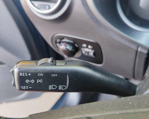 Сеат Леон 2006 в Киеве на Automoto.ua Синий Сеат Леон, объемом двигателя 2 л и пробегом 214 тыс. км за 4990 $, фото 19 на Automoto.ua