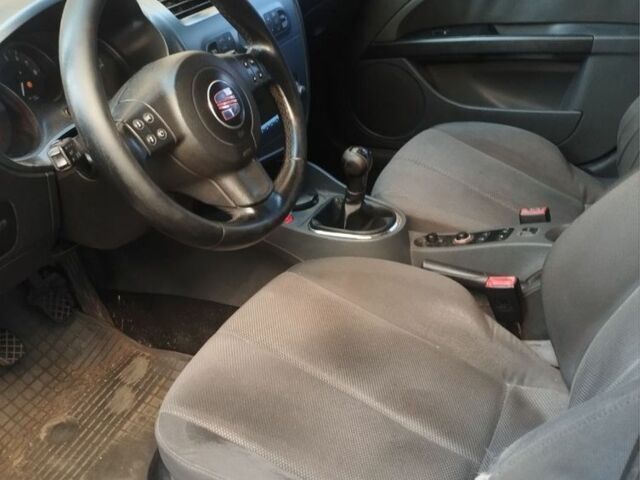 Синий Сеат Леон, объемом двигателя 1.6 л и пробегом 200 тыс. км за 3700 $, фото 3 на Automoto.ua