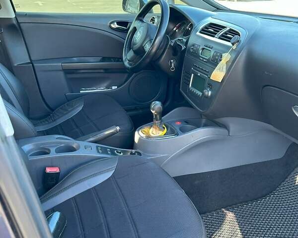 Синий Сеат Леон, объемом двигателя 1.6 л и пробегом 230 тыс. км за 4500 $, фото 6 на Automoto.ua