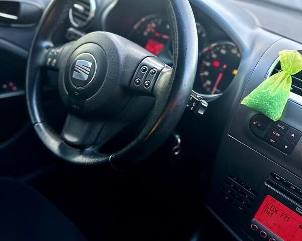 Синий Сеат Леон, объемом двигателя 1.6 л и пробегом 231 тыс. км за 3900 $, фото 9 на Automoto.ua