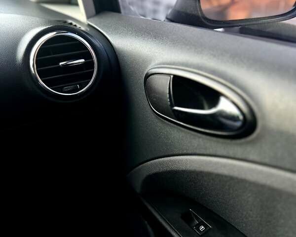 Синий Сеат Леон, объемом двигателя 1.6 л и пробегом 231 тыс. км за 3900 $, фото 19 на Automoto.ua