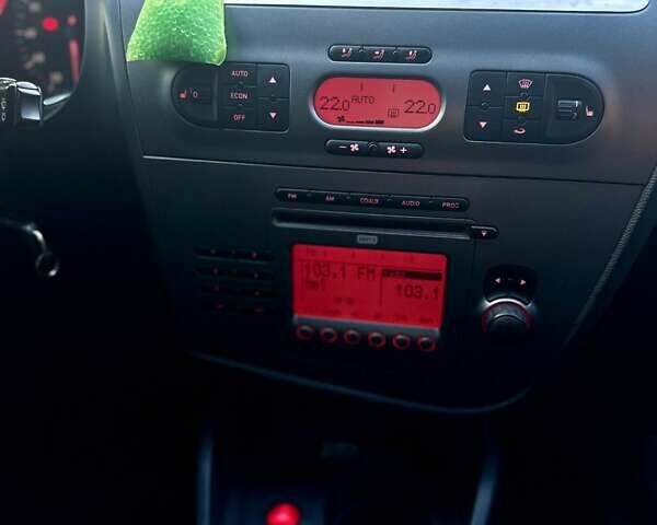 Синий Сеат Леон, объемом двигателя 1.6 л и пробегом 231 тыс. км за 3900 $, фото 11 на Automoto.ua