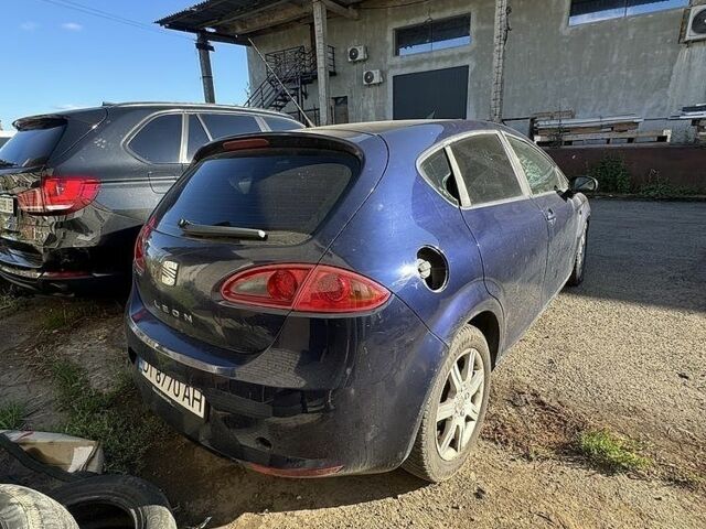 Синий Сеат Леон, объемом двигателя 1.6 л и пробегом 300 тыс. км за 3502 $, фото 6 на Automoto.ua