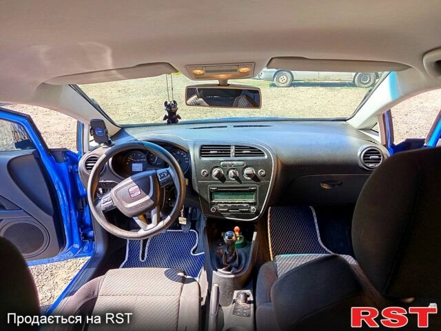 Синий Сеат Леон, объемом двигателя 1.2 л и пробегом 200 тыс. км за 7200 $, фото 7 на Automoto.ua