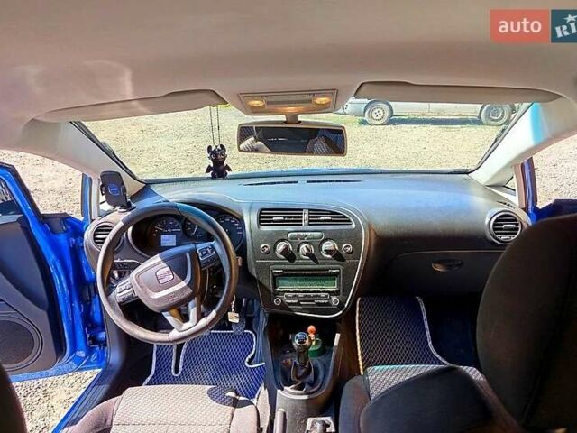Синий Сеат Леон, объемом двигателя 1.2 л и пробегом 200 тыс. км за 7200 $, фото 6 на Automoto.ua