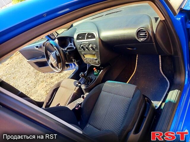 Синий Сеат Леон, объемом двигателя 1.2 л и пробегом 200 тыс. км за 7200 $, фото 8 на Automoto.ua
