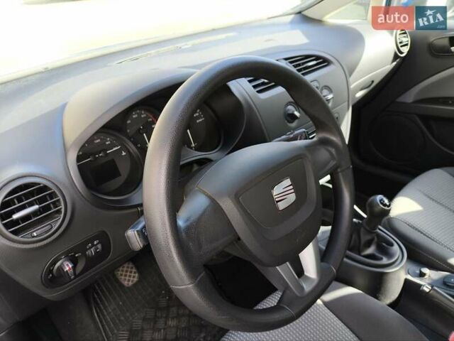 Синий Сеат Леон, объемом двигателя 1.4 л и пробегом 12 тыс. км за 9800 $, фото 4 на Automoto.ua
