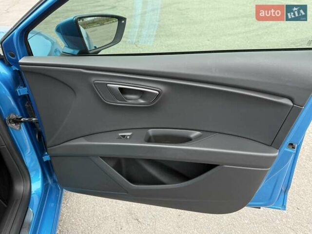 Синий Сеат Леон, объемом двигателя 1.8 л и пробегом 56 тыс. км за 16000 $, фото 10 на Automoto.ua