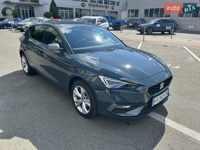 Синий Сеат Леон, объемом двигателя 1.5 л и пробегом 2 тыс. км за 31371 $, фото 2 на Automoto.ua