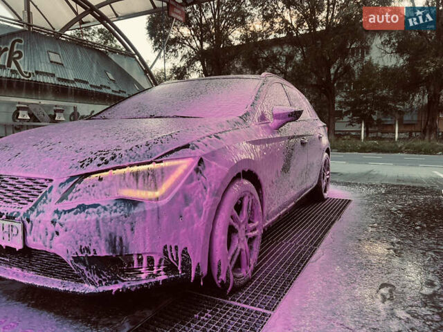 Сеат Леон 2014 в Калуше на Automoto.ua Синий Сеат Леон, объемом двигателя 1.97 л и пробегом 259 тыс. км за 11750 $, фото 2 на Automoto.ua
