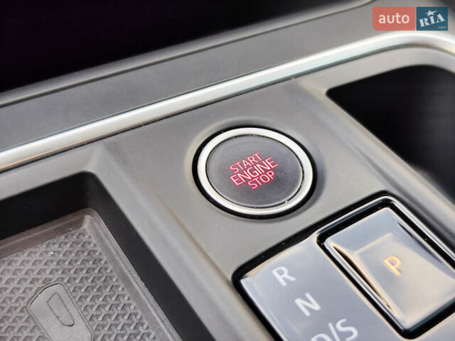 Синий Сеат Леон, объемом двигателя 2 л и пробегом 177 тыс. км за 22499 $, фото 72 на Automoto.ua