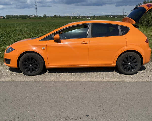Помаранчевий Сеат Leon, об'ємом двигуна 1.8 л та пробігом 162 тис. км за 7500 $, фото 1 на Automoto.ua