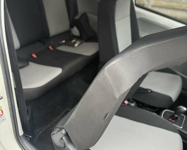 Білий Сеат Mii, об'ємом двигуна 1 л та пробігом 129 тис. км за 4950 $, фото 8 на Automoto.ua