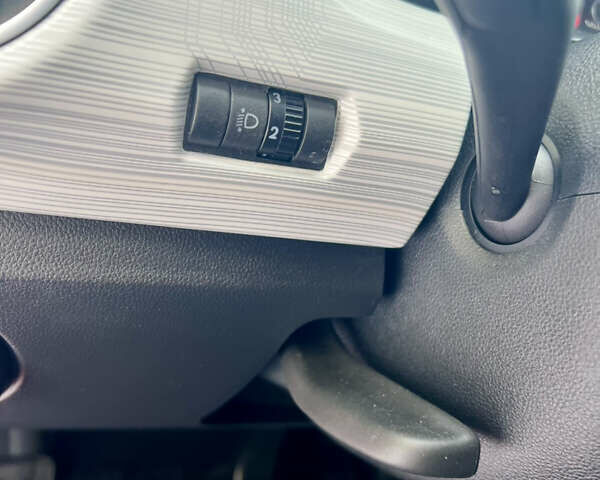 Красный Сеат Мии, объемом двигателя 0 л и пробегом 40 тыс. км за 11800 $, фото 11 на Automoto.ua