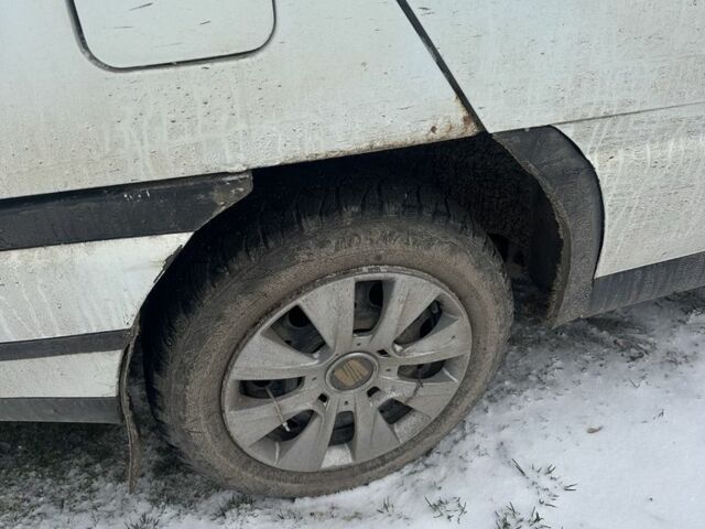 Белый Сеат Толедо, объемом двигателя 1.9 л и пробегом 200 тыс. км за 700 $, фото 3 на Automoto.ua