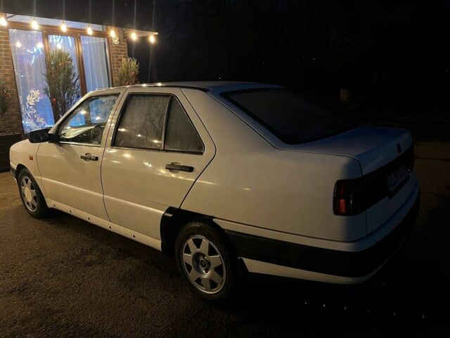 Белый Сеат Толедо, объемом двигателя 1.6 л и пробегом 240 тыс. км за 2100 $, фото 2 на Automoto.ua