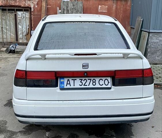 Білий Сеат Toledo, об'ємом двигуна 1.6 л та пробігом 300 тис. км за 1108 $, фото 1 на Automoto.ua