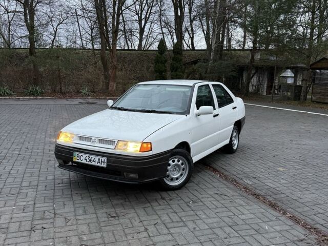 Белый Сеат Толедо, объемом двигателя 1.8 л и пробегом 300 тыс. км за 1100 $, фото 1 на Automoto.ua