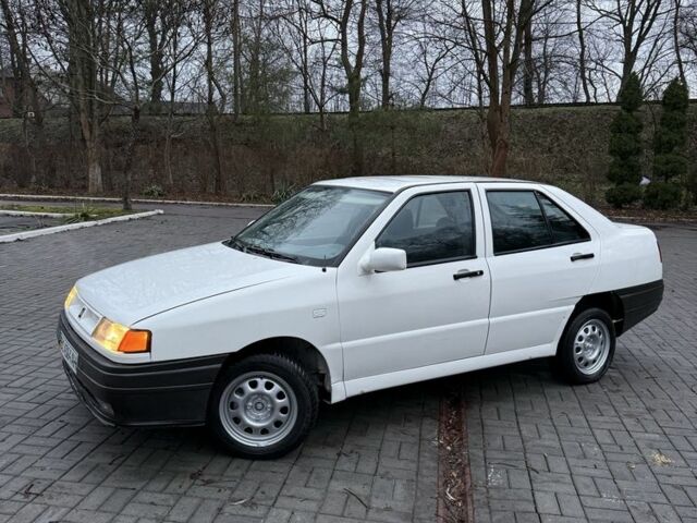 Белый Сеат Толедо, объемом двигателя 1.8 л и пробегом 300 тыс. км за 1100 $, фото 4 на Automoto.ua