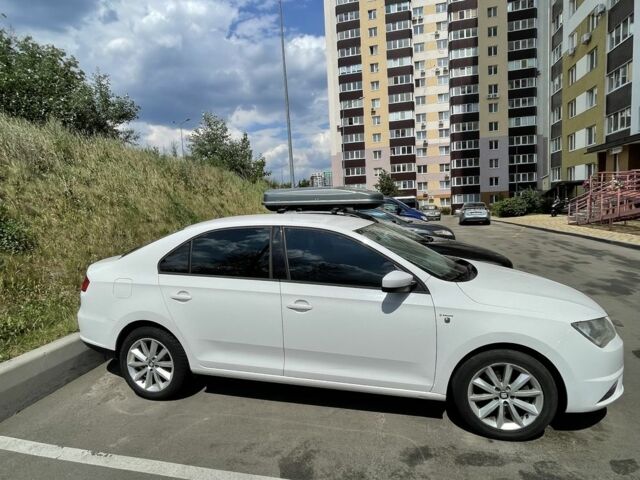 Білий Сеат Toledo, об'ємом двигуна 1.2 л та пробігом 140 тис. км за 3700 $, фото 4 на Automoto.ua