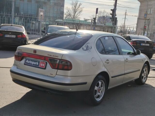 Бежевий Сеат Toledo, об'ємом двигуна 1.9 л та пробігом 251 тис. км за 4390 $, фото 7 на Automoto.ua