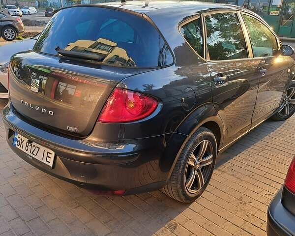 Чорний Сеат Toledo, об'ємом двигуна 1.6 л та пробігом 210 тис. км за 7000 $, фото 1 на Automoto.ua