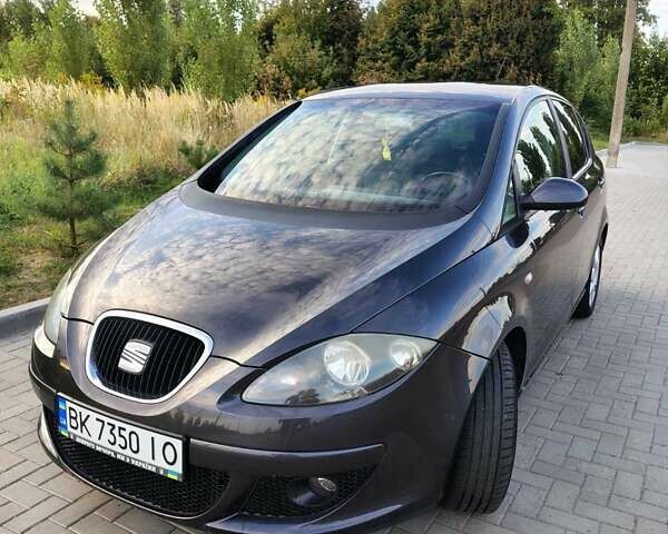 Черный Сеат Толедо, объемом двигателя 1.6 л и пробегом 253 тыс. км за 4300 $, фото 1 на Automoto.ua