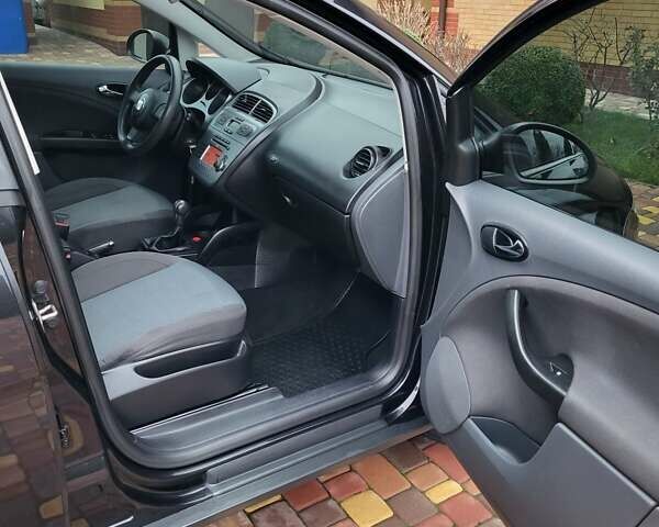 Черный Сеат Толедо, объемом двигателя 1.6 л и пробегом 203 тыс. км за 4650 $, фото 10 на Automoto.ua