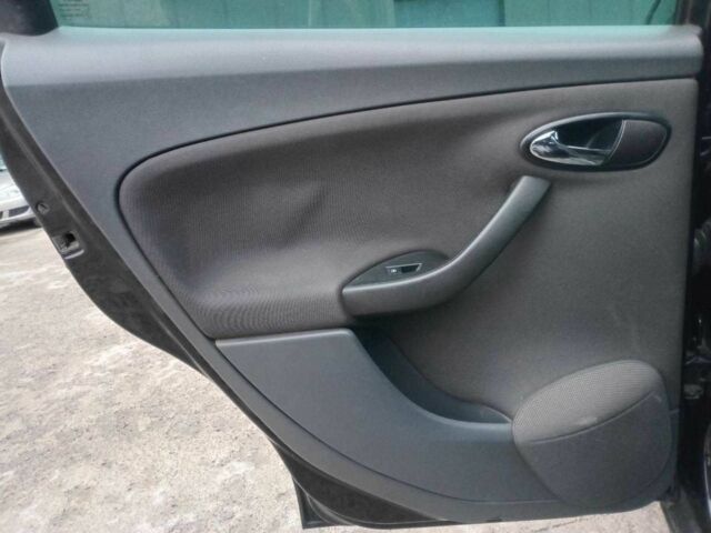 Чорний Сеат Toledo, об'ємом двигуна 1.6 л та пробігом 305 тис. км за 4990 $, фото 14 на Automoto.ua