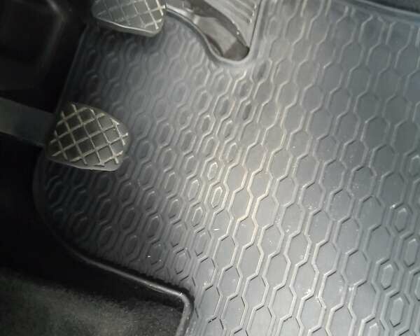 Черный Сеат Толедо, объемом двигателя 1.6 л и пробегом 202 тыс. км за 5000 $, фото 12 на Automoto.ua