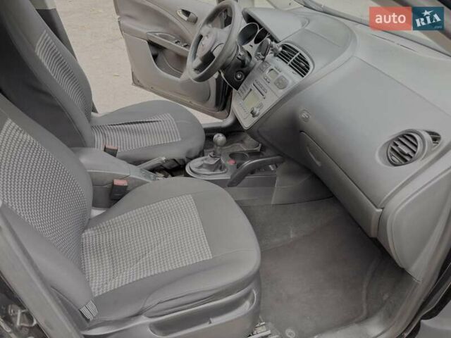 Черный Сеат Толедо, объемом двигателя 1.6 л и пробегом 305 тыс. км за 4500 $, фото 3 на Automoto.ua
