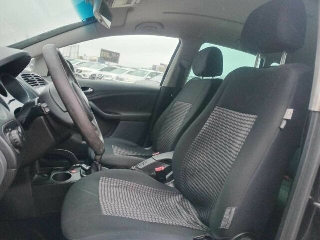 Чорний Сеат Toledo, об'ємом двигуна 1.6 л та пробігом 305 тис. км за 4990 $, фото 9 на Automoto.ua