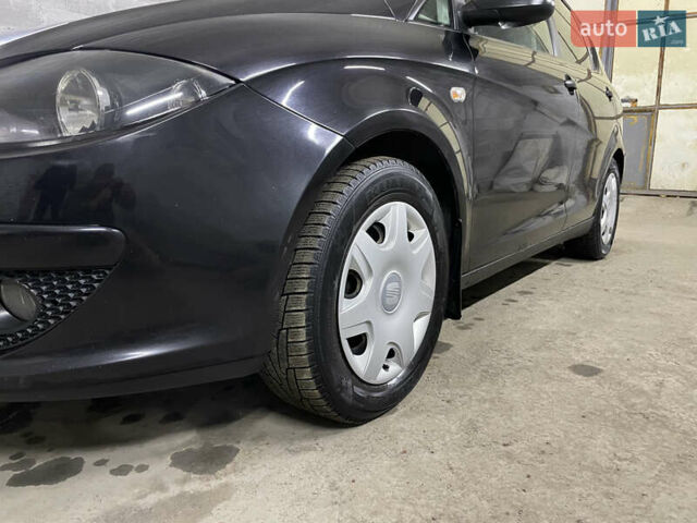 Черный Сеат Толедо, объемом двигателя 1.6 л и пробегом 305 тыс. км за 4650 $, фото 38 на Automoto.ua