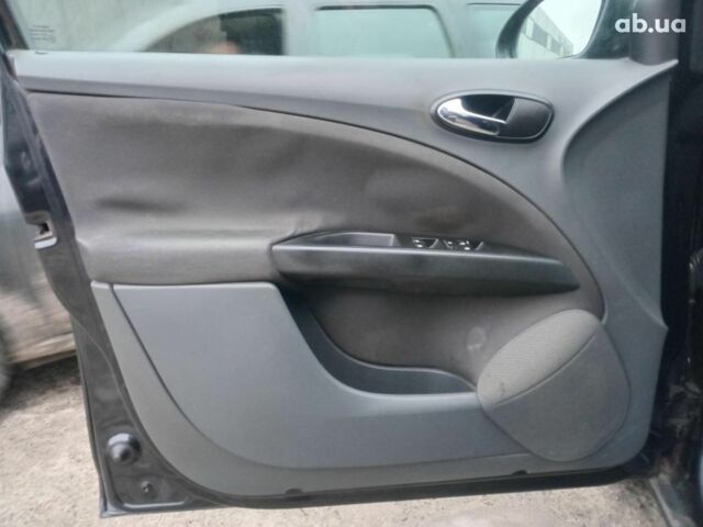 Черный Сеат Толедо, объемом двигателя 1.6 л и пробегом 305 тыс. км за 4990 $, фото 8 на Automoto.ua